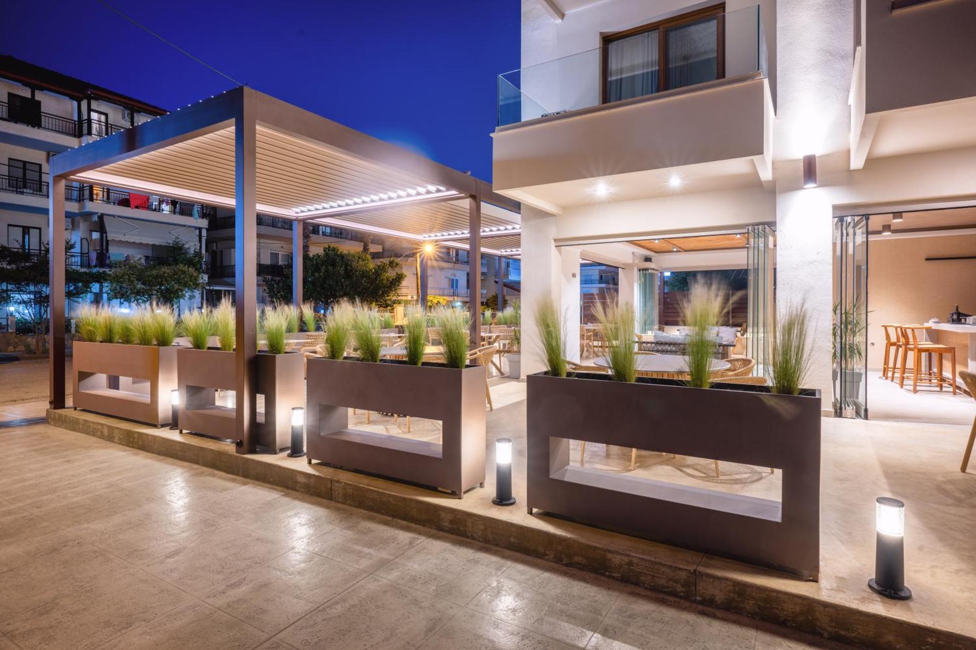 Pantheon Sea View Aparthotel Néoi Póroi Eksteriør bilde