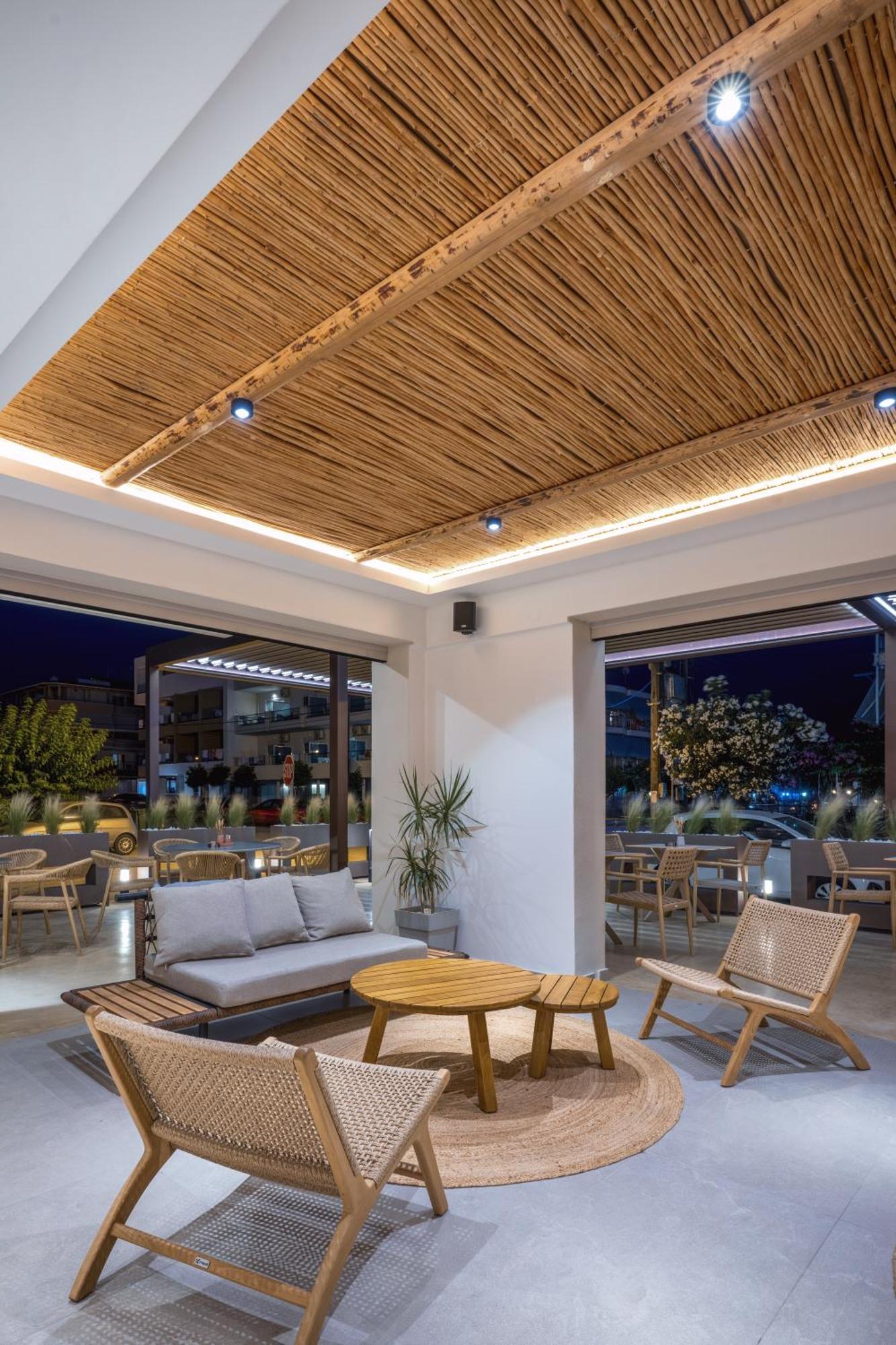 Pantheon Sea View Aparthotel Néoi Póroi Eksteriør bilde