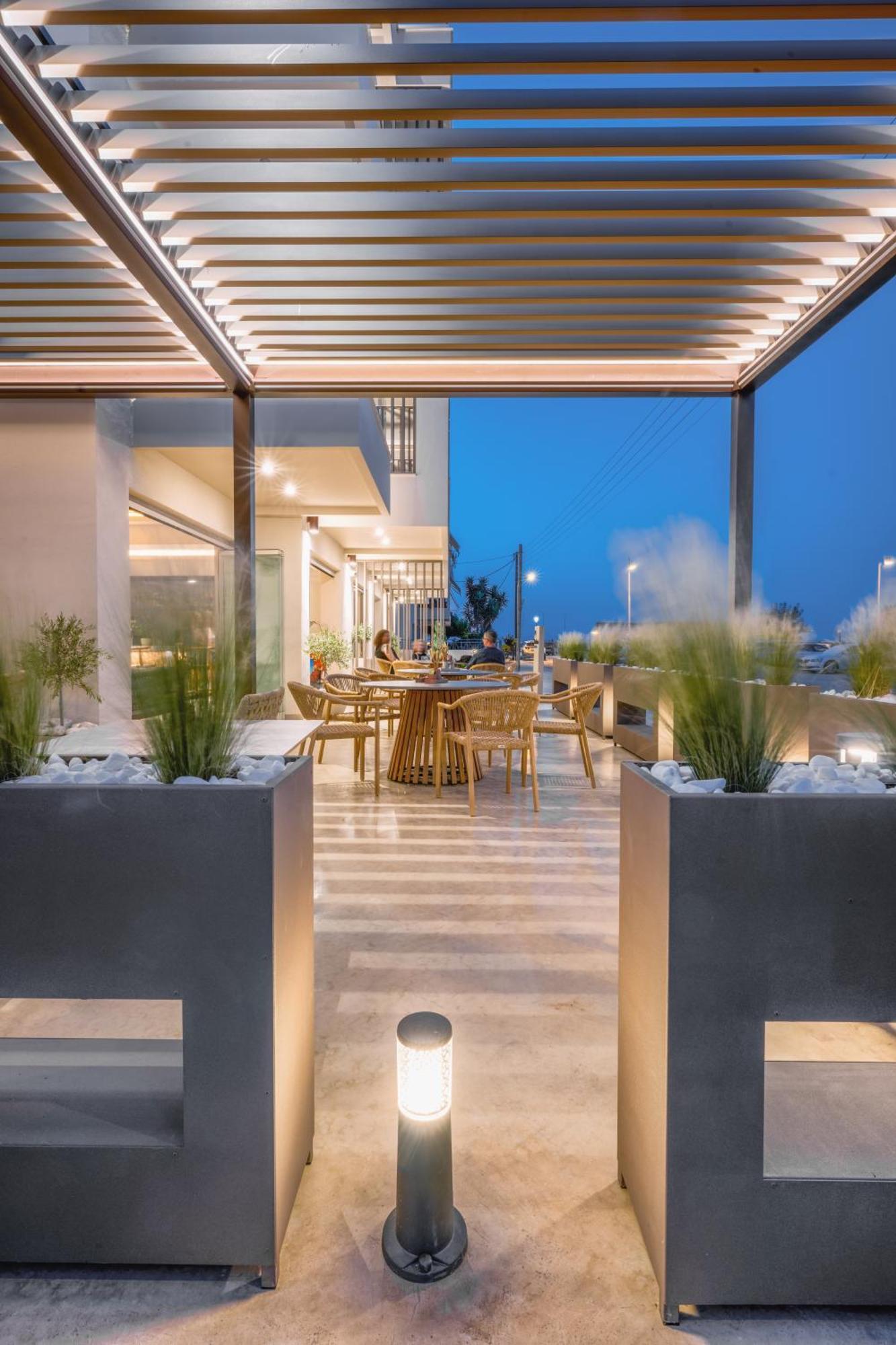 Pantheon Sea View Aparthotel Néoi Póroi Eksteriør bilde